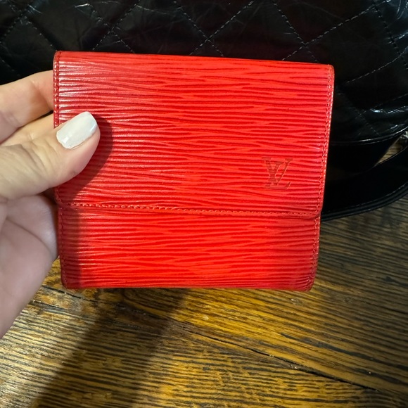 Louis Vuitton read Epi wallet - Picture 5 of 8